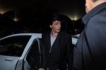 Shahrukh Khan snapped at the Airport, Mumbai on 17th Nov 2012 (10).JPG